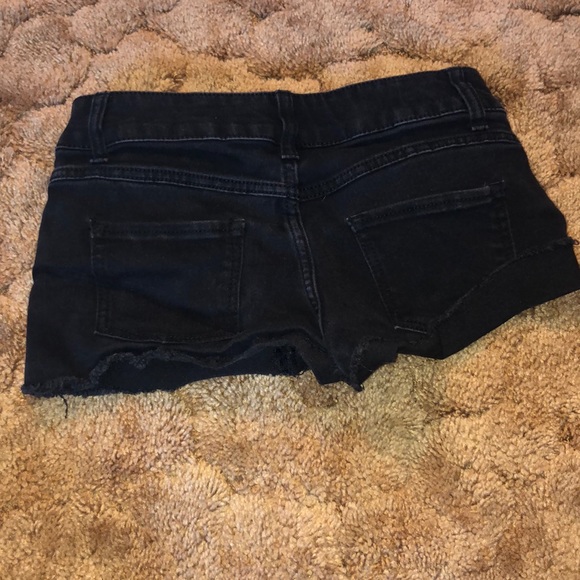 shorts - Picture 3 of 3